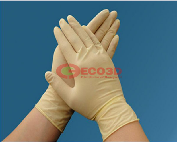Ảnh có chứa ngón tay, tay, người, đồ mang vào tayMô tả được tạo tự động