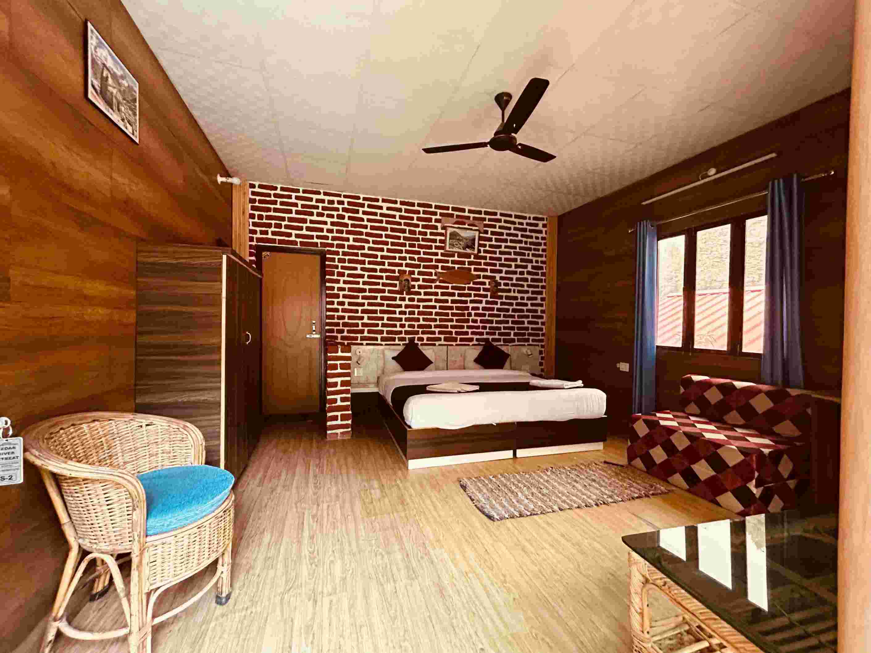 kedar-river-retreat-sitapur-seating-area (1).jpg