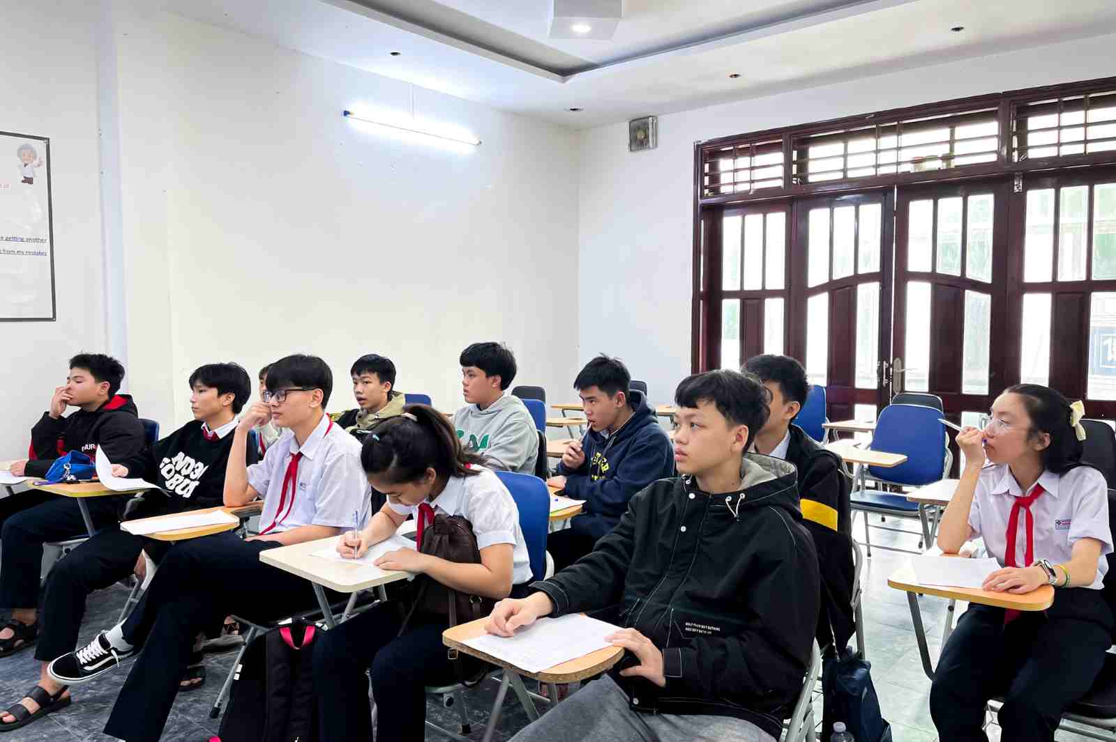 kiem-tra-trinh-do-tieng-anh-hoc-sinh-thcs.jpg