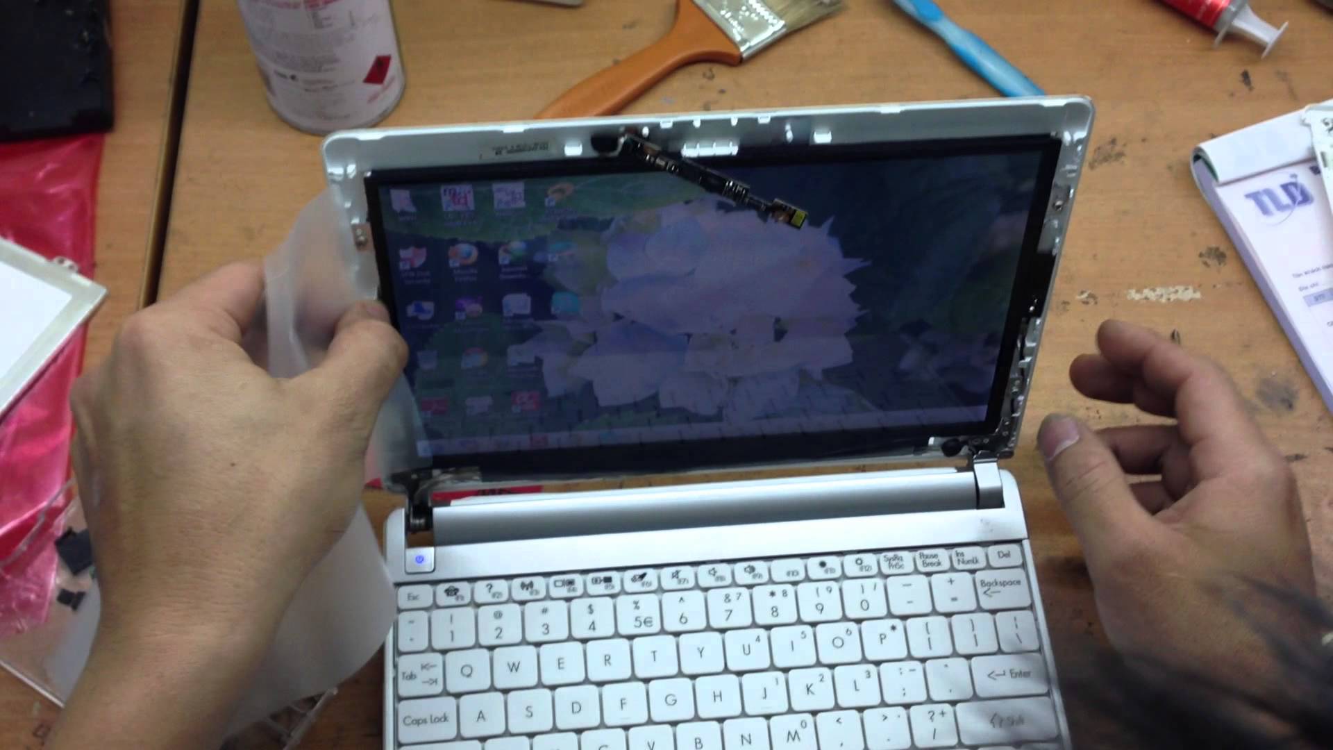 man-hinh-laptop-gateway-2.jpg