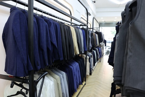 thue vest nam2.jpg