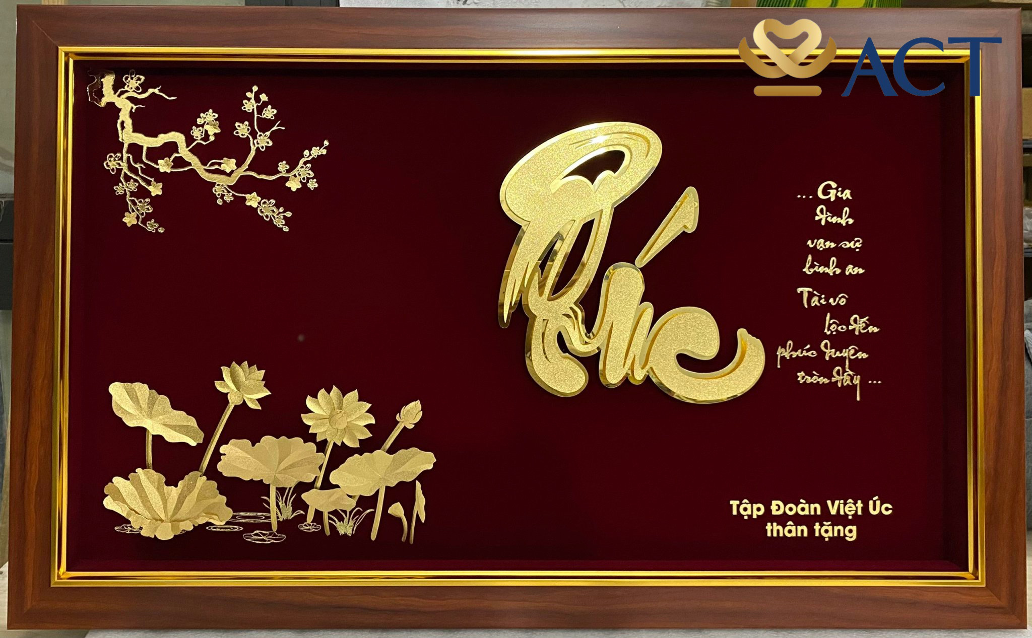 Tranh thư pháp chữ phúc hoa sen actgold.com.vn.jpg