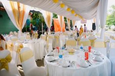 cho thuê bàn ghế đám cưới.jpg